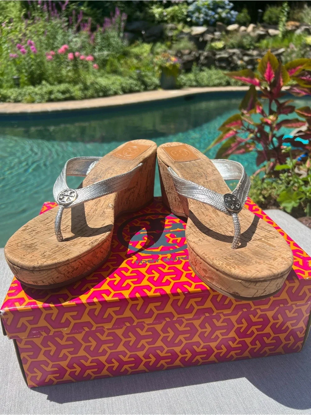 Tory Burch Thora Wedge Thong Sandals Size 8.5